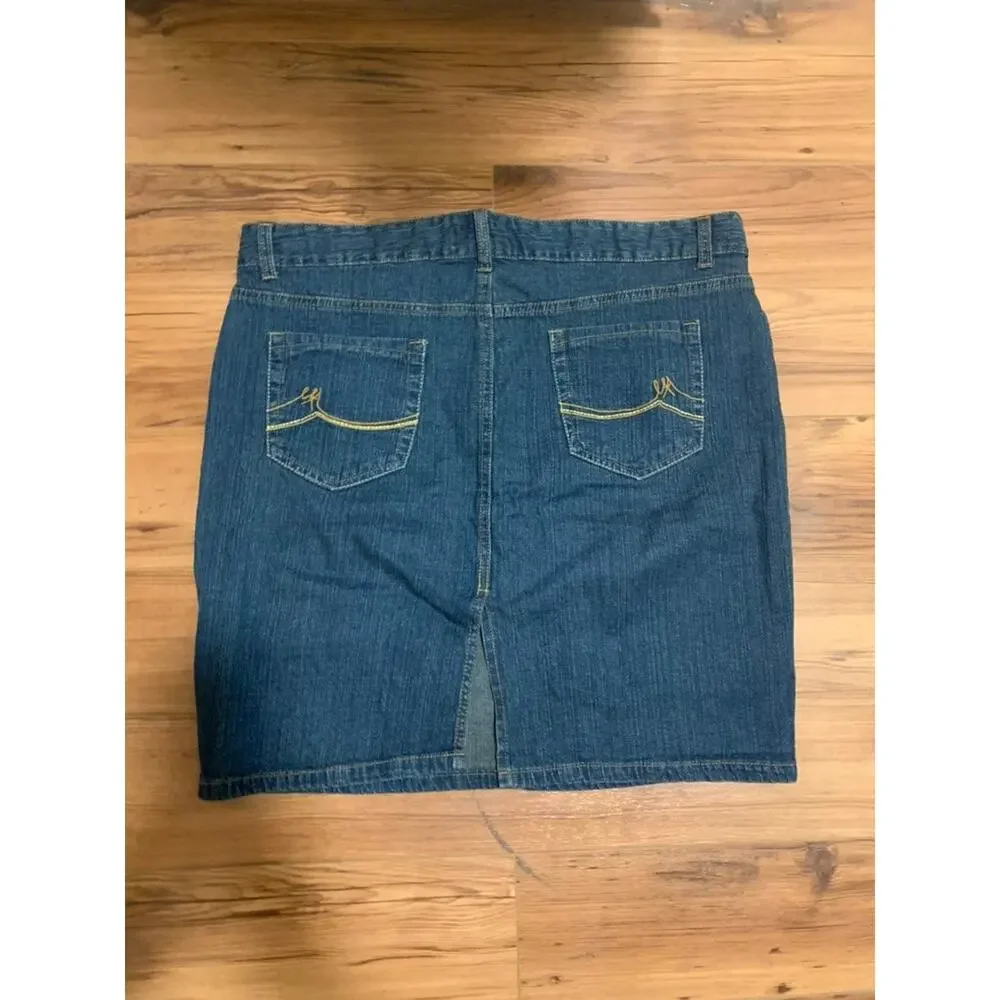 Women's Tex by Max Azria Medium Wash Denim Stretch Skirt Size 10